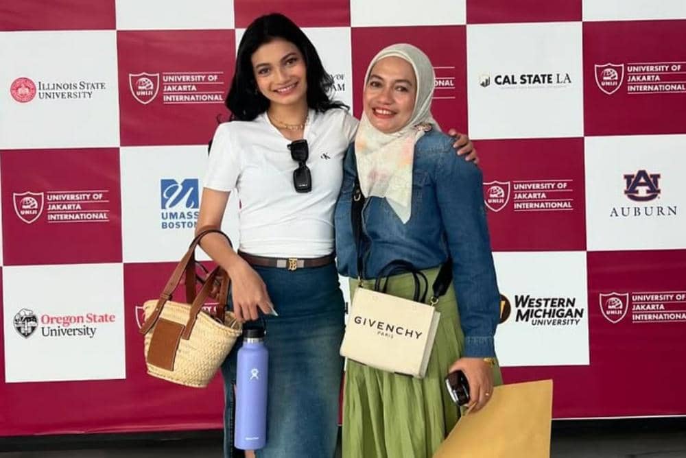 Alhamdulillah akhirnya Kak Ratu kuliah juga padahal sudah 3 tahun tamat SMA karena sibuk belum s.jpg