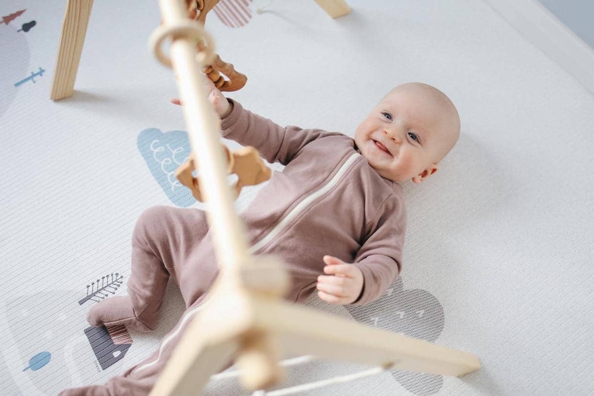 melindungi sel-sel tubuh bayi