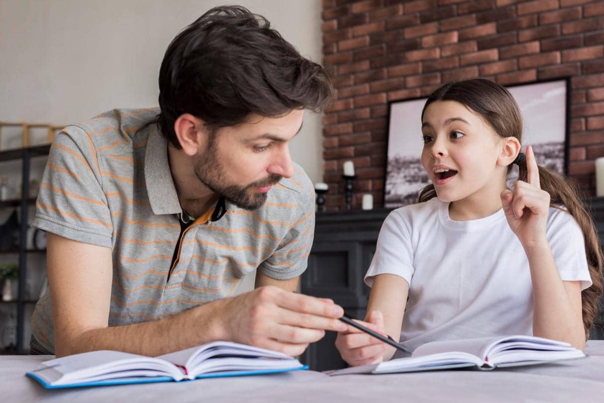 Papa Wajib Tahu! 3 Hal Ini Cegah Anak Perempuan Mudah Pacaran Dini