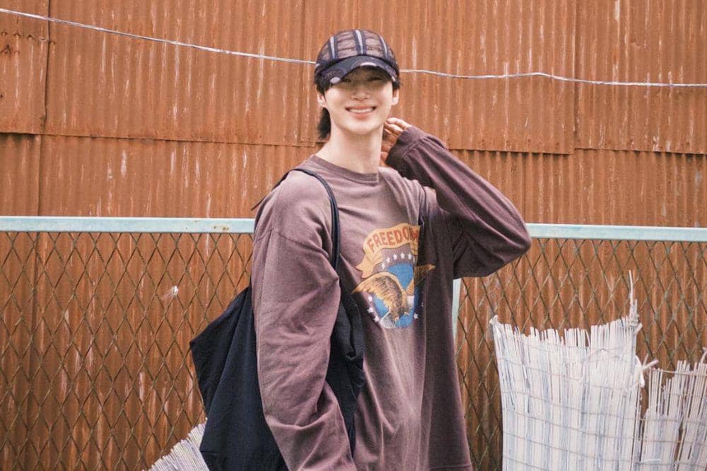 Wooseok mengaku takut dompet jebol karena kepincut koleksi baru prada