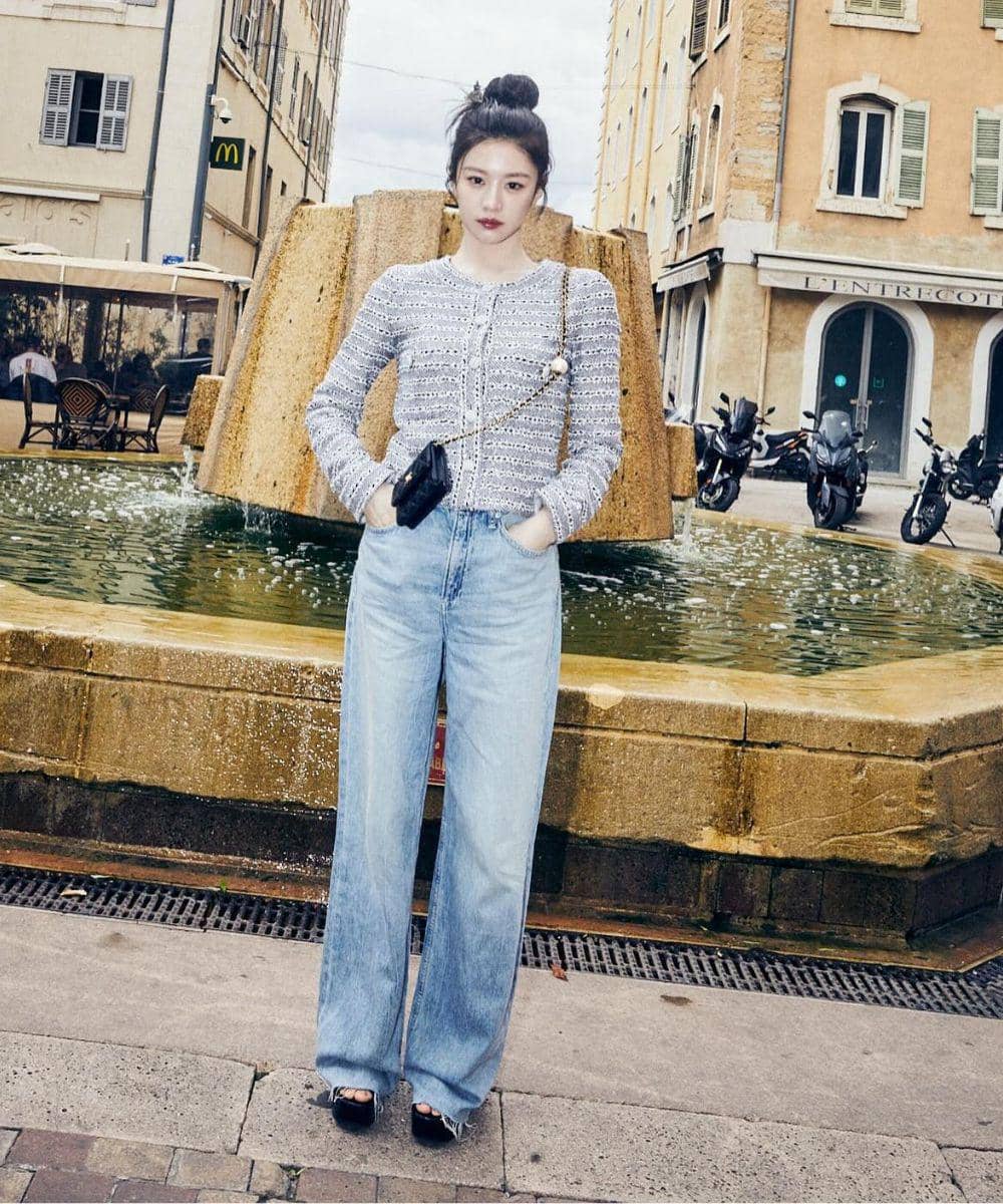 Gaya Youn Jung yang effortless sering tampil cuek 