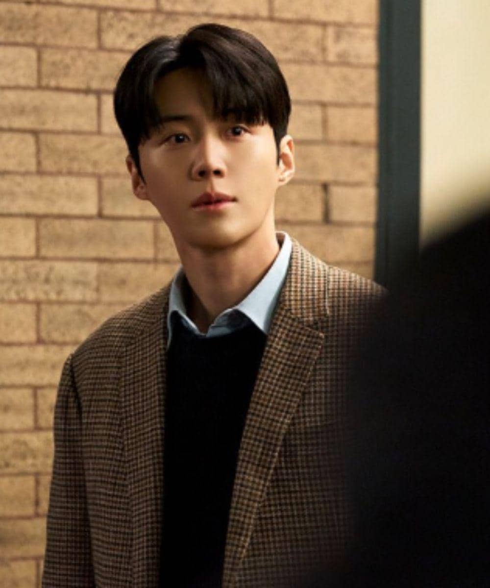 7 Inspirasi Fashion Kim Seon Ho dalam Can this Love be Translated?