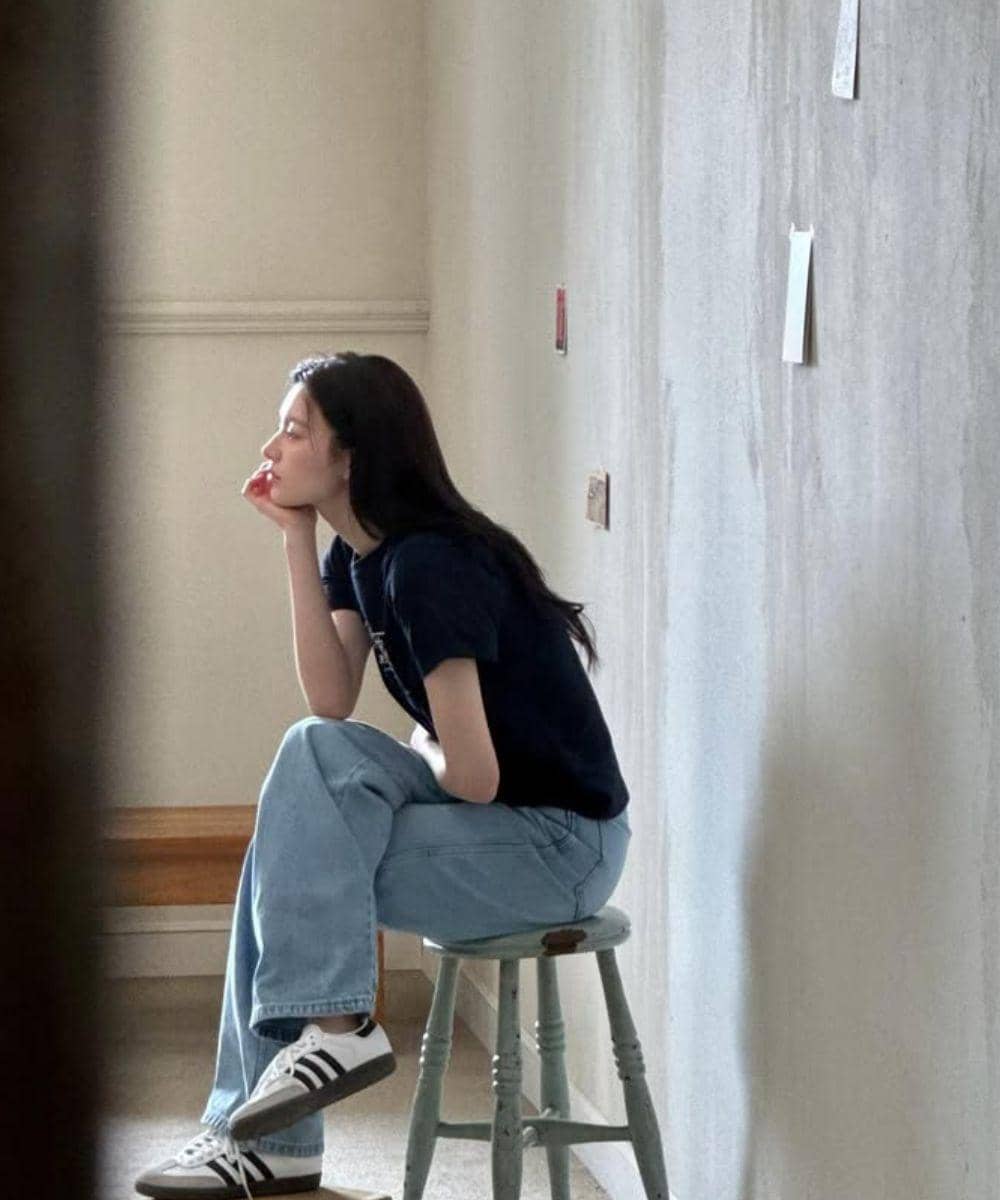 Gaya Youn Jung yang effortless sering tampil cuek 