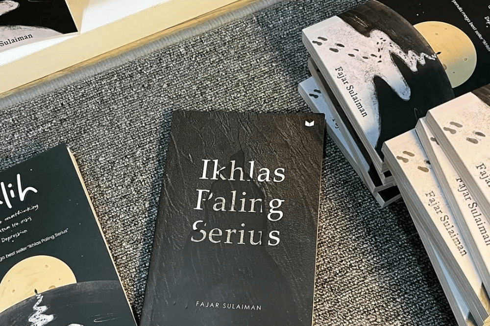 7 Fakta Buku Ikhlas Paling Serius Karya Fajar Sulaiman