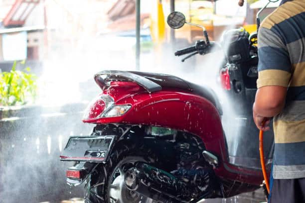 7 Tips Membersihkan Mobil dan Motor dari Abu Vulkanik