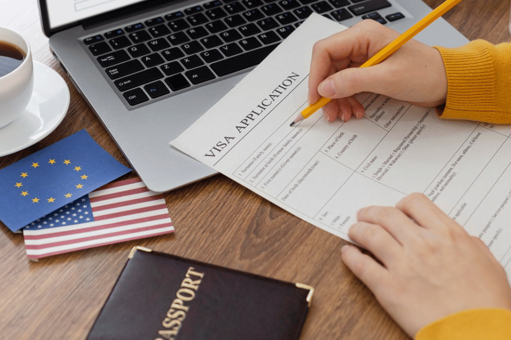 Tips Aman Urus Visa Jelang Liburan, Perhatikan Dokumen dan Waktu Pengajuan (2).png