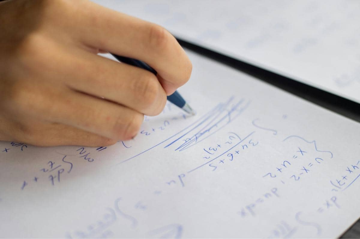 orang berhitung matematika