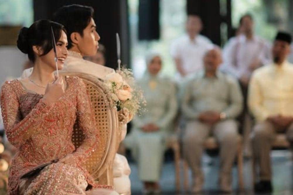 7 Inspirasi Couple Look Lamaran ala El Rumi dan Syifa Hadju