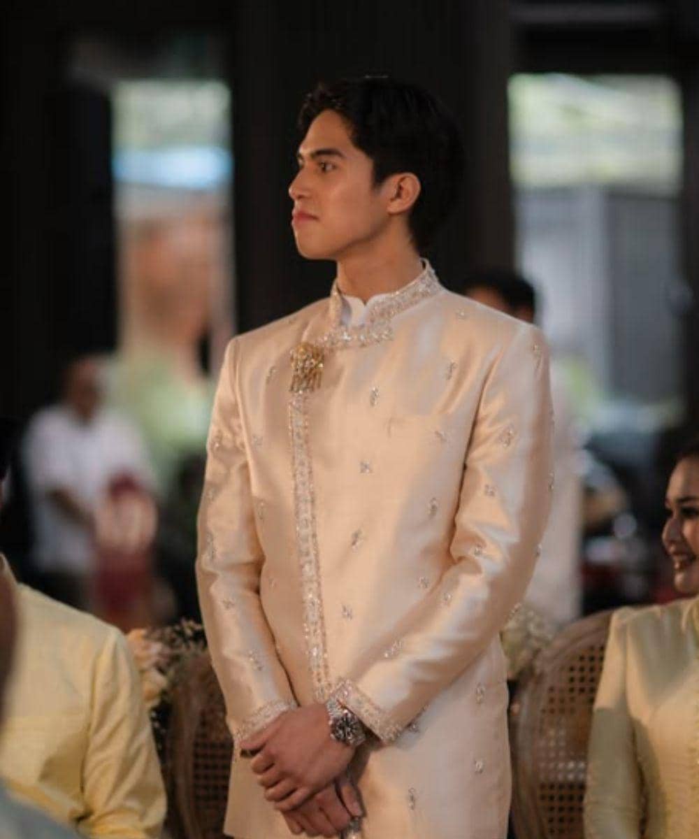 7 Inspirasi Couple Look Lamaran ala El Rumi dan Syifa Hadju