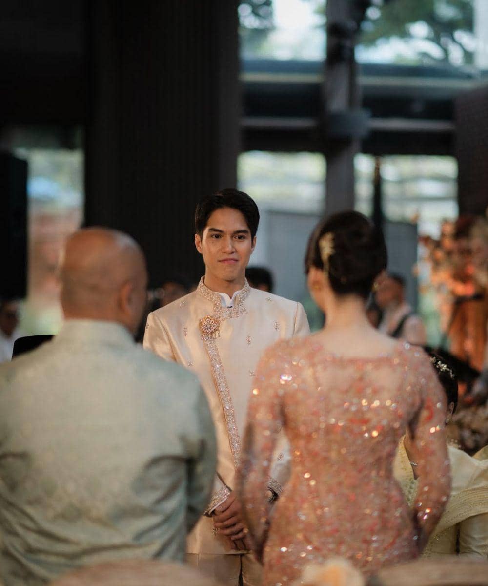 Momen Haru Maia Estianty Pasangkan Kalung Rp240 Juta ke Syifa Hadju 2