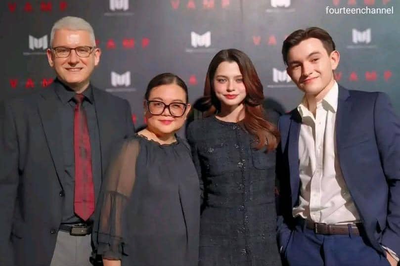 keluarga becky armstrong 4.jpg