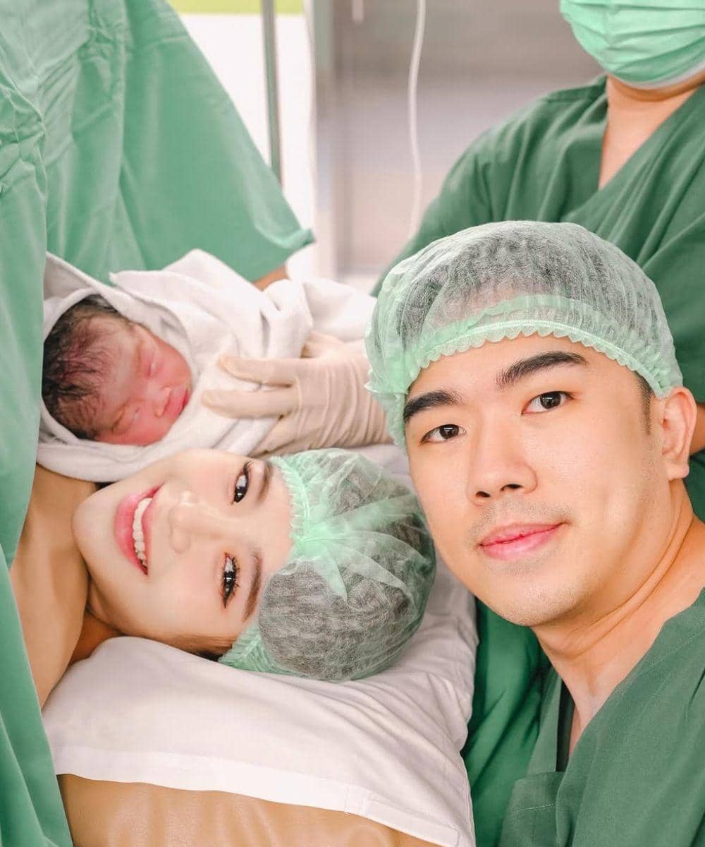 Potret Bahagia Cindy Yuvia eks JKT48 Melahirkan Anak Pertama (1).jpg