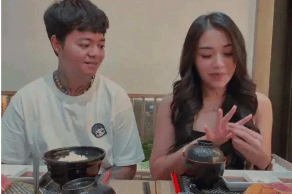 7 Foto Kenangan Lula Lahfah dan Reza Arap 2.png