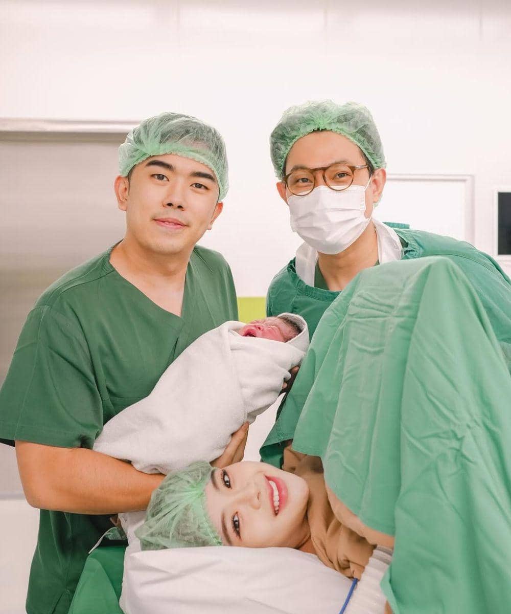 Potret Bahagia Cindy Yuvia eks JKT48 Melahirkan Anak Pertama (2).jpg