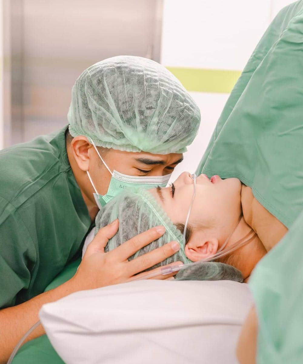 Potret Bahagia Cindy Yuvia eks JKT48 Melahirkan Anak Pertama.jpg