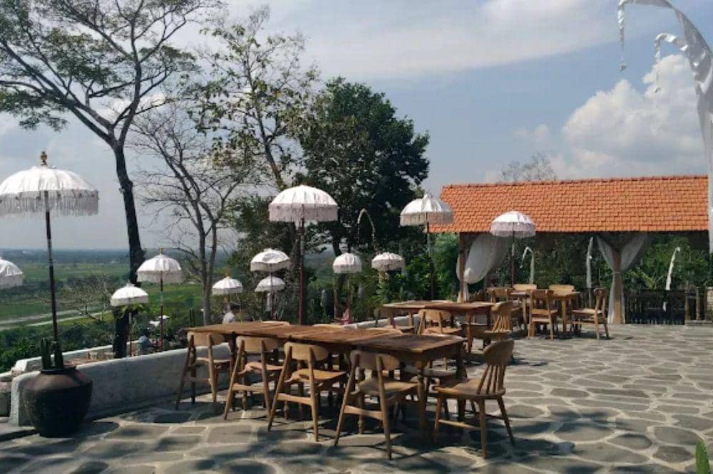 7 Cafe Alam Terdekat di Jogja, Salah Satunya Kopi Klotok yang Viral