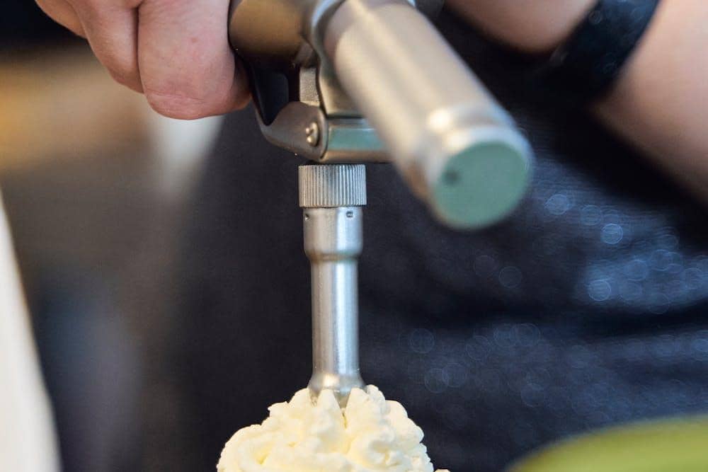 ilustrasi whipped cream