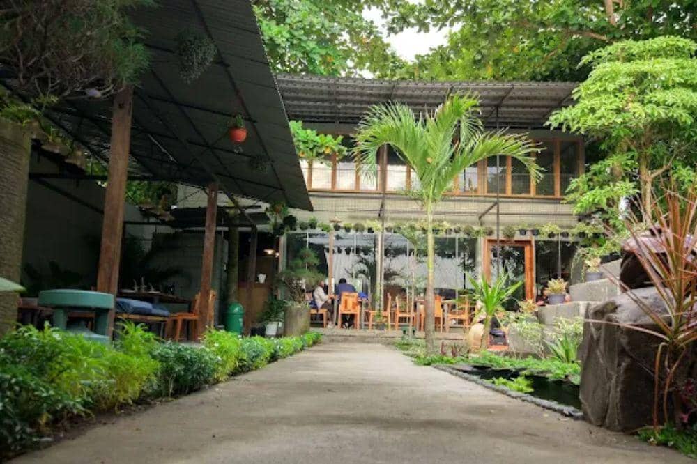 7 Cafe Alam Terdekat di Jogja, Salah Satunya Kopi Klotok yang Viral