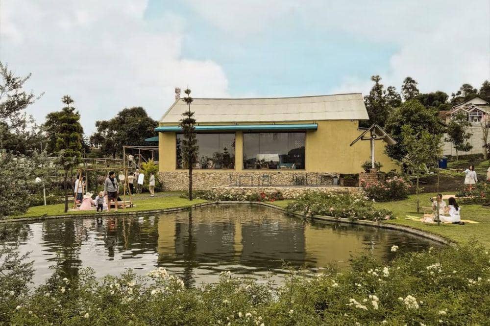 7 Cafe Alam Terdekat di Bandung, Tempat Ideal untuk Lepas Penat (2).jpg