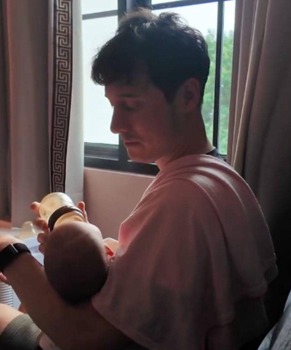 Potret Nino Fernandez saat jadi ayah asi anak pertamanya 6.jpg