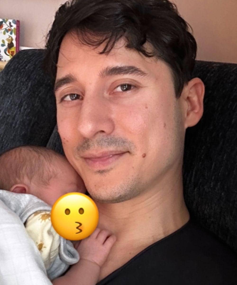 Potret Nino Fernandez saat jadi ayah asi anak pertamanya