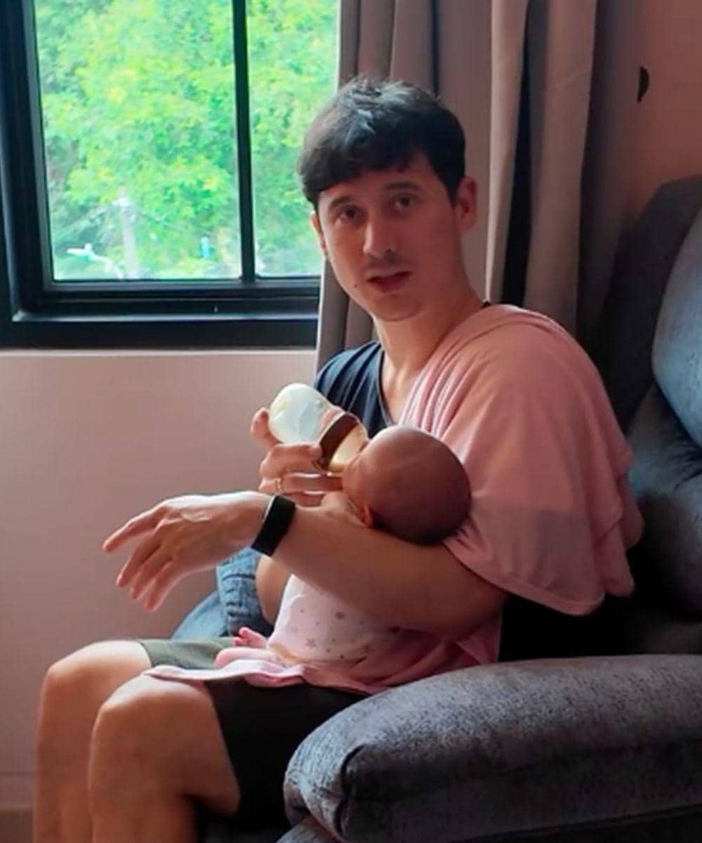 Potret Nino Fernandez saat jadi ayah asi anak pertamanya