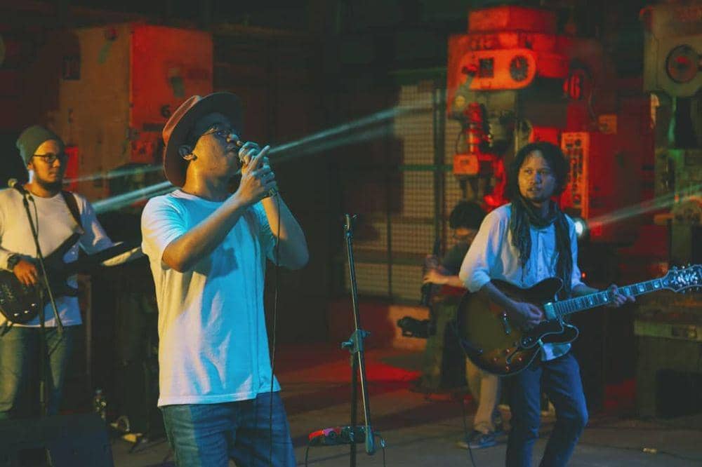 Daftar Soundtrack Film Esok Tanpa Ibu