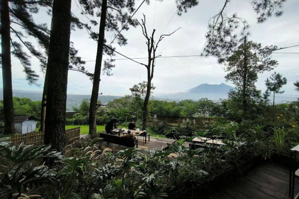 13 Cafe Alam Terdekat di Bogor, Suasananya Adem dan Nyaman (12).jpg