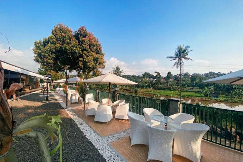 13 Cafe Alam Terdekat di Bogor, Suasananya Adem dan Nyaman (13).jpg