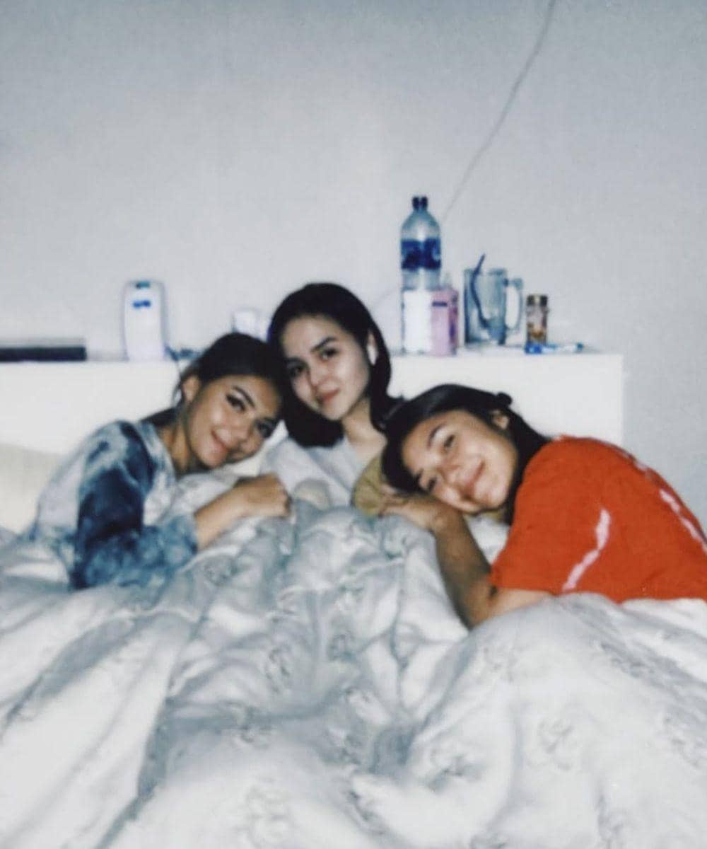 7 Fakta Persahabatan Lula Lahfah dan Laura Anna 1