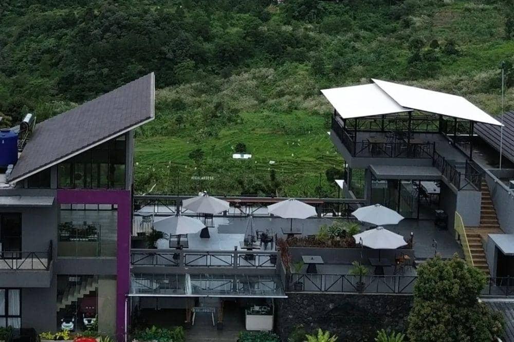 8 Cafe Alam Terdekat di Sentul, Ada Nuansa Sungai yang Sejuk (6).jpg