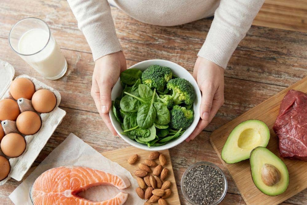 7 Makanan untuk Menjaga Sumsum Tulang Belakang Ibu Hamil COVER