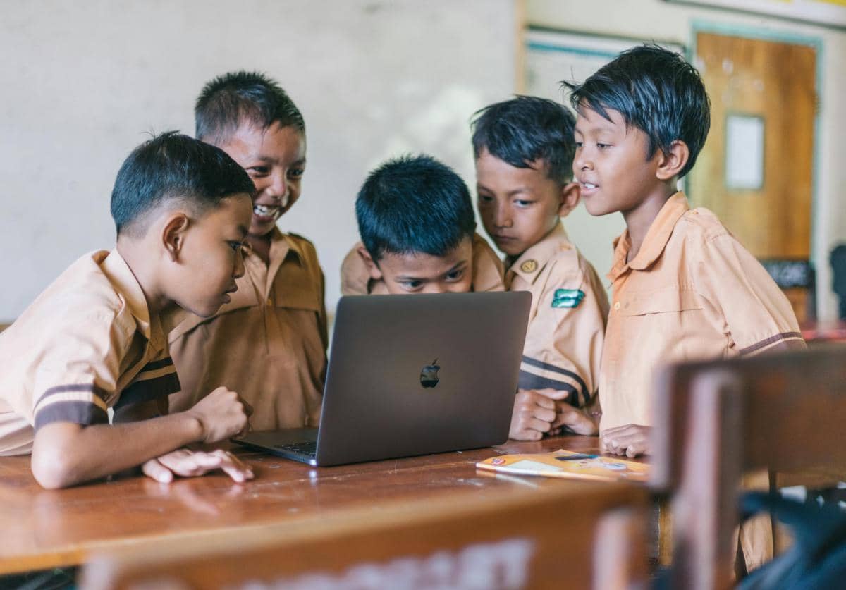 Hasil PISA 2025: Anak Indonesia Tekun Tapi Kurang Growth Mindset