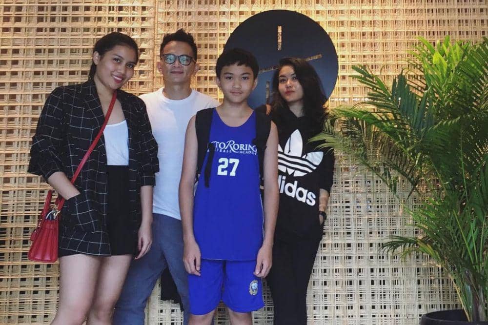 yosi project pop dengan istri dan anak