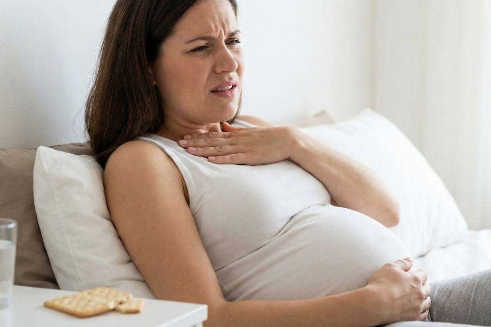 7 Cara Mengatasi GERD saat Hamil Tua COVER