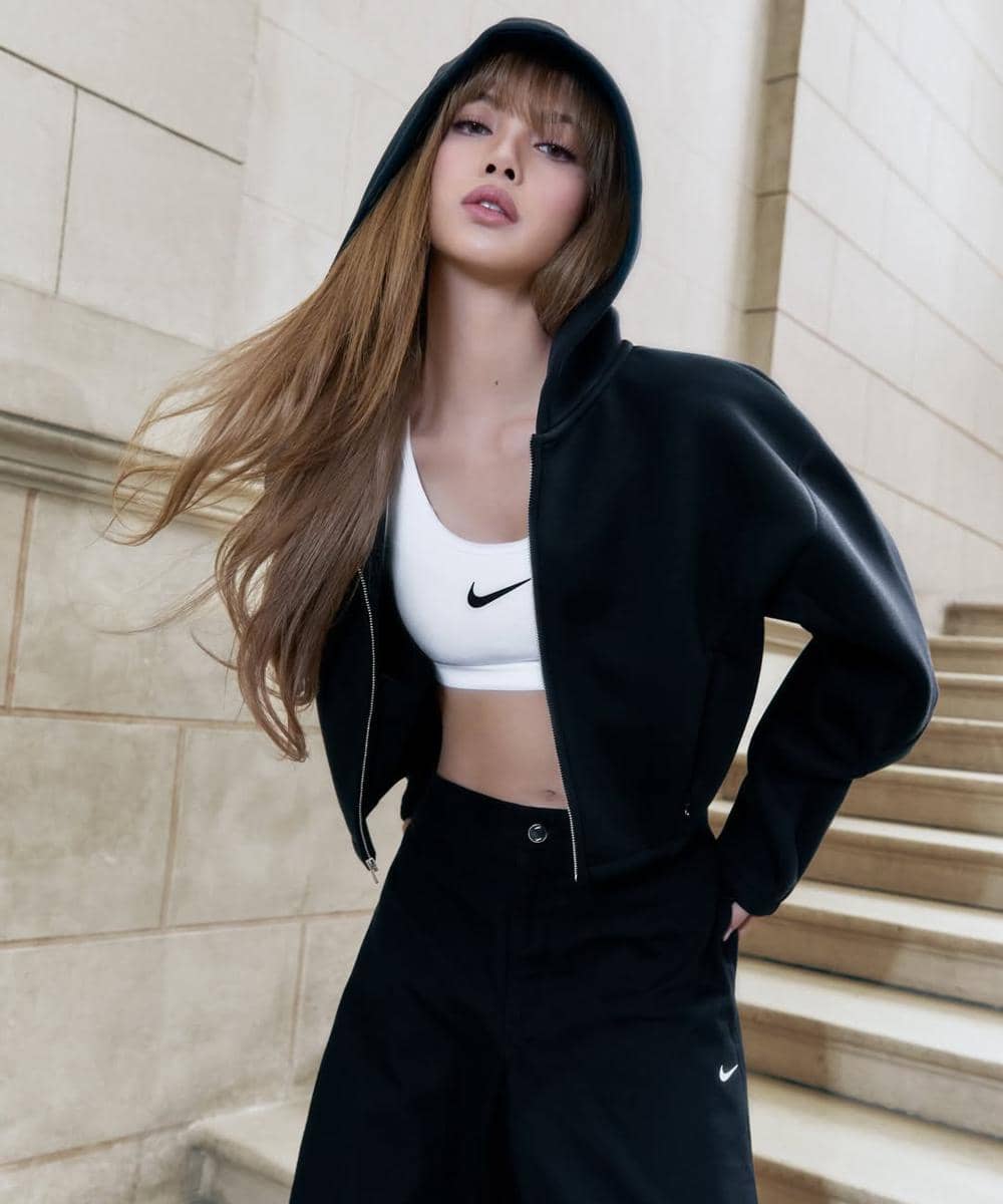 Lisa BLACKPINK 1.jpg