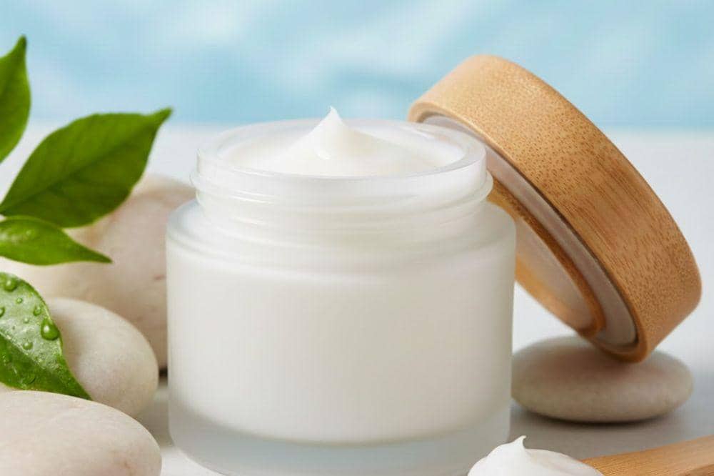 8 Rekomendasi Moisturizer Cream yang Hilangkan Bruntusan
