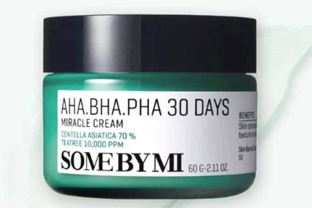 8 Rekomendasi Moisturizer Cream yang Hilangkan Bruntusan