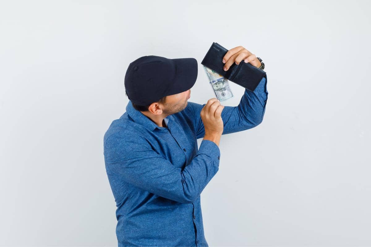 orang membutuhkan uang