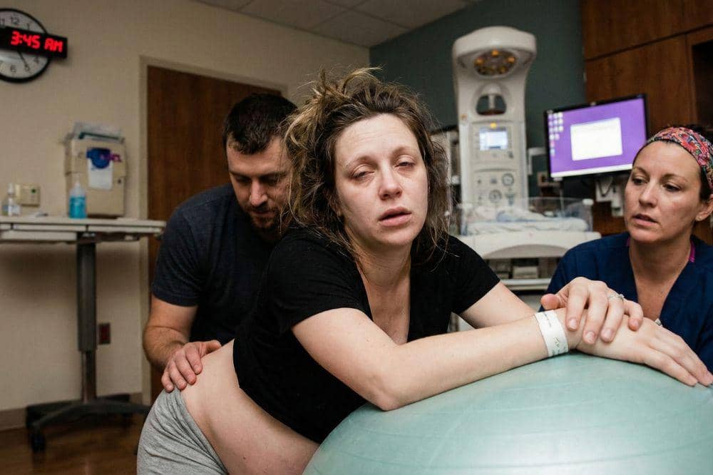 7 Dampak Buruk Susah Tidur saat Hamil Tua 1