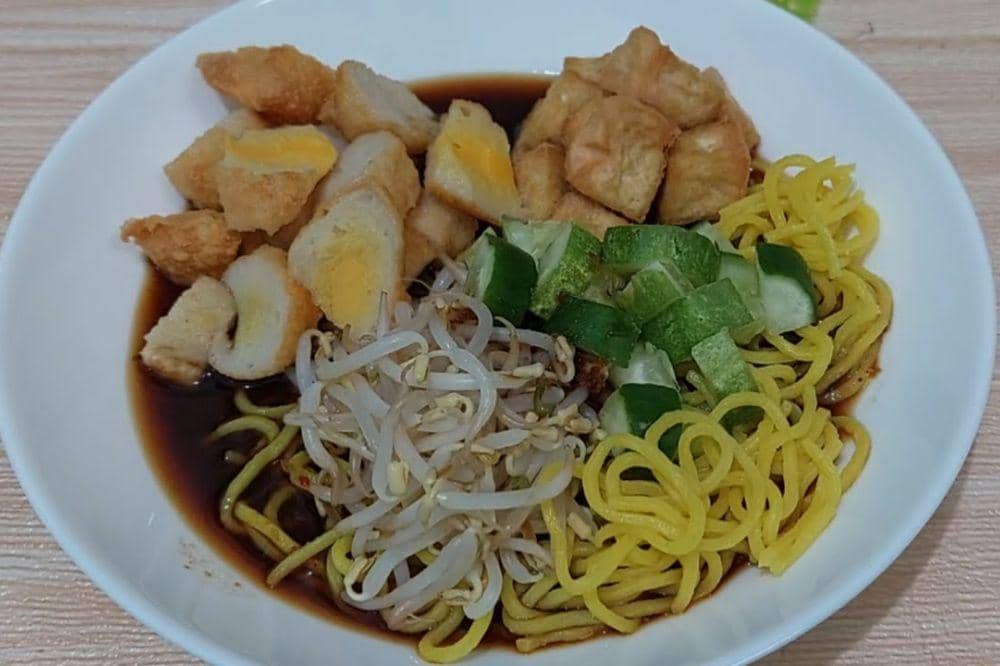 Asal Usul Rujak Mie Palembang, Kuliner Unik dengan Kuah Cuko Khas.jpg