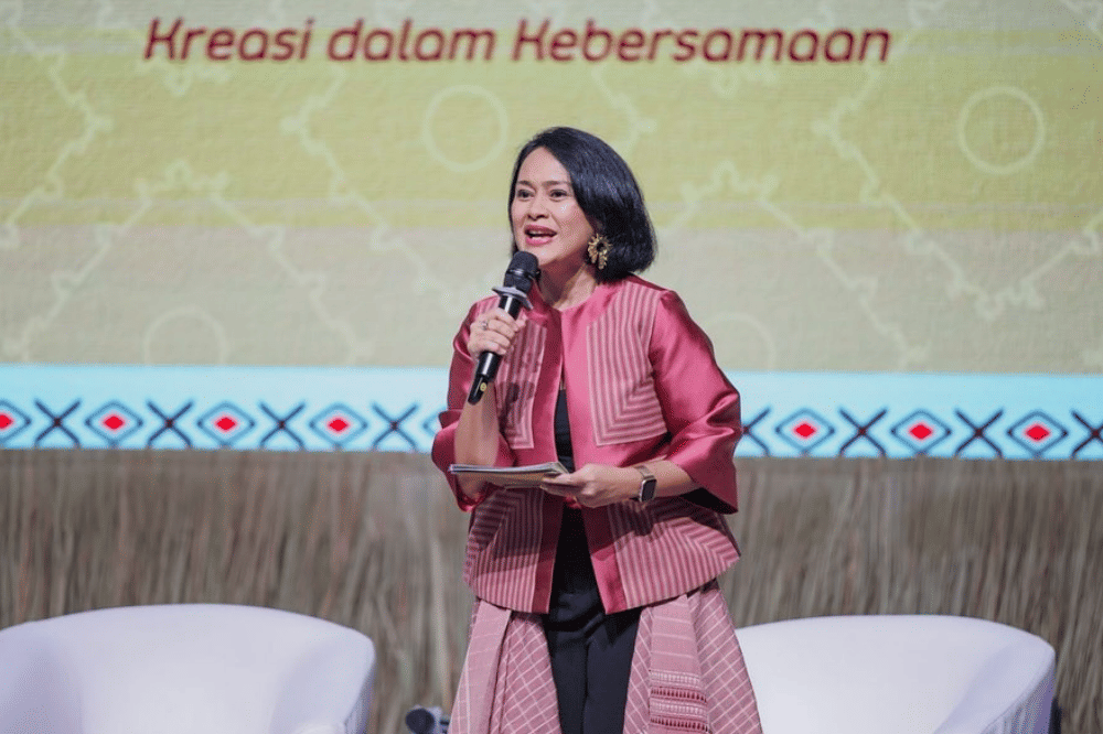 Sarah Sechan Nangis Simak Curhat Ressa yang Ingin Diakui Denada