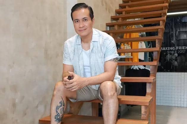 artis dekat dengan denada 2.jpg