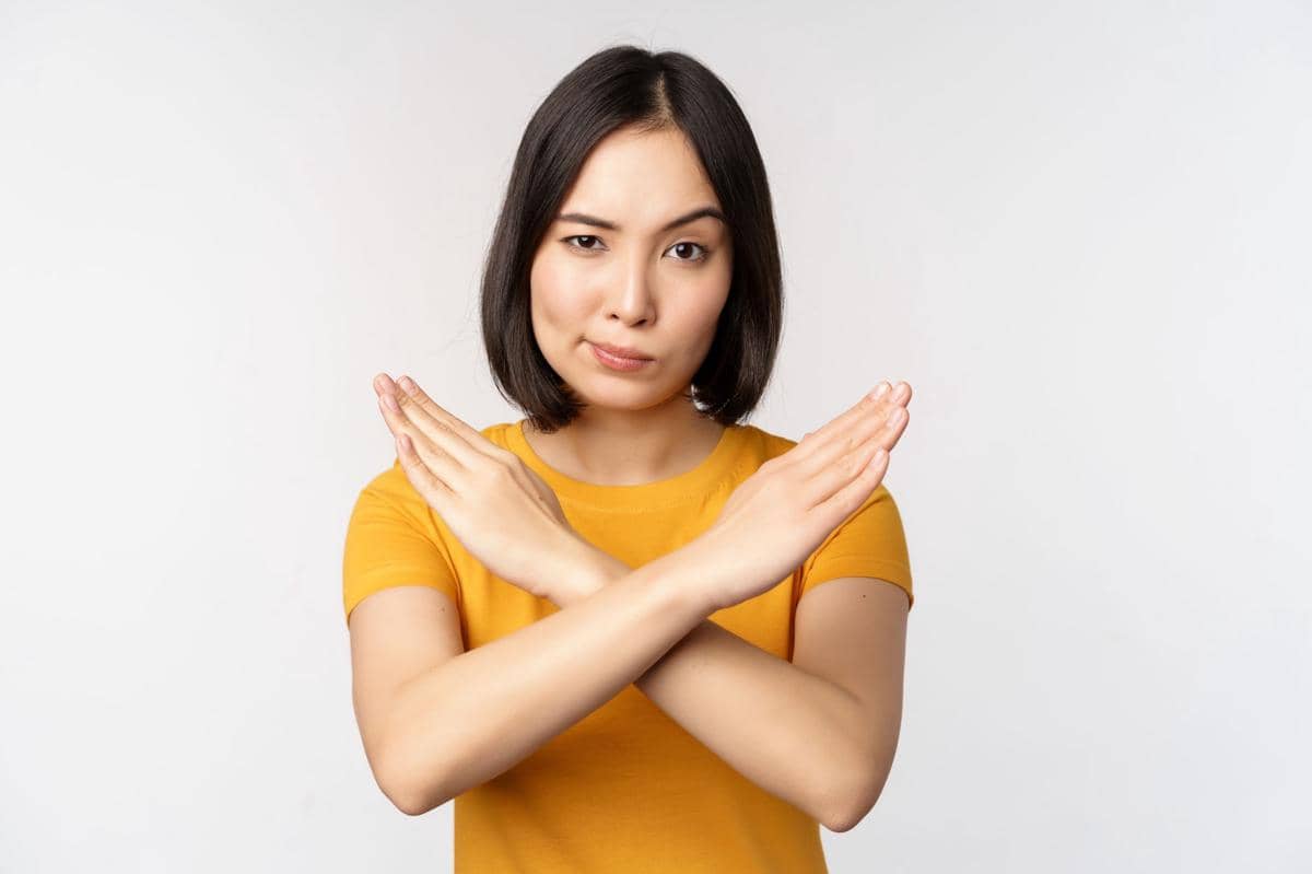 gambar perempuan gestur menolak 