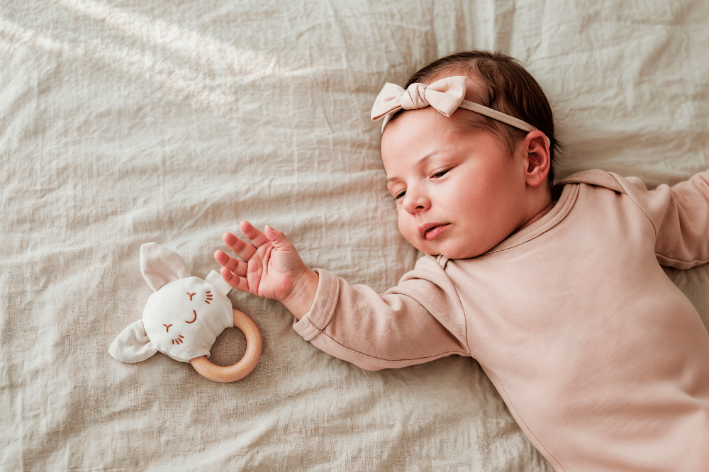 Cara Mengatasi Bayi Aktif agar Cepat Tidur di Malam Hari 2.png