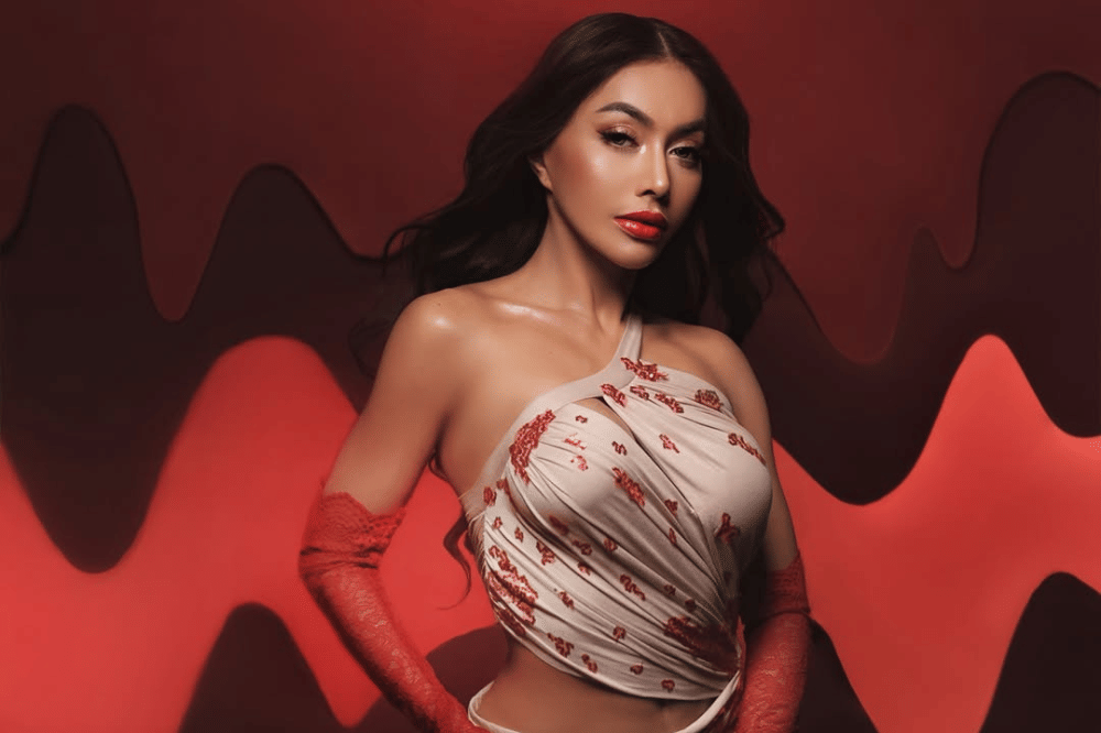 Penuh Penyesalan, Denada Akui Ressa Rossano Adalah Anak Kandung 3.png