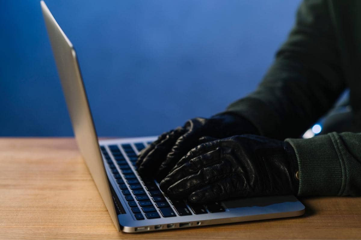 kejahatan dunia siber