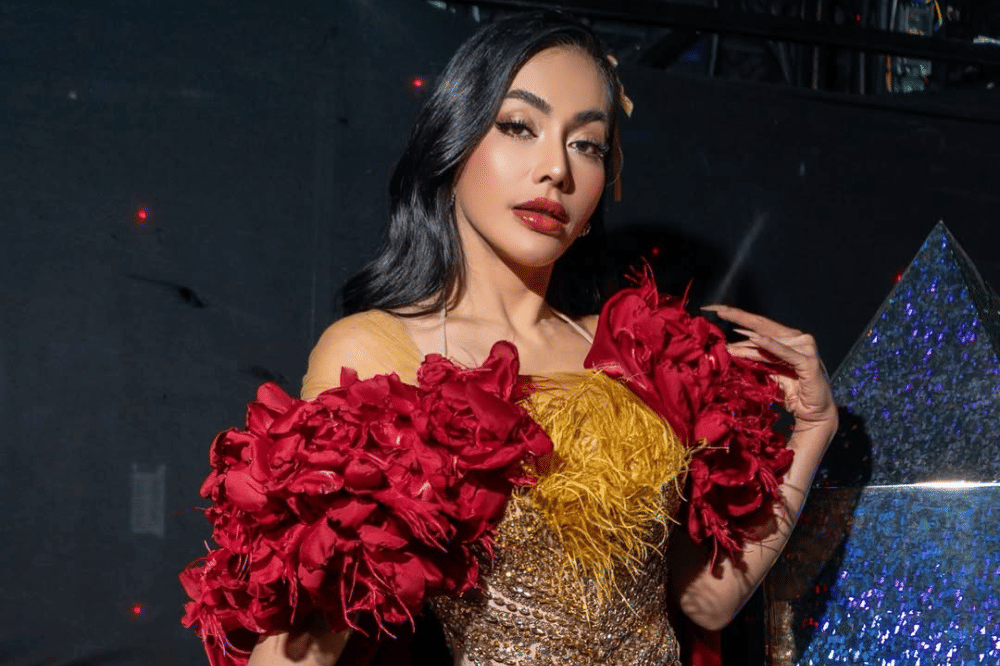 Penuh Penyesalan, Denada Akui Ressa Rossano Adalah Anak Kandung .png