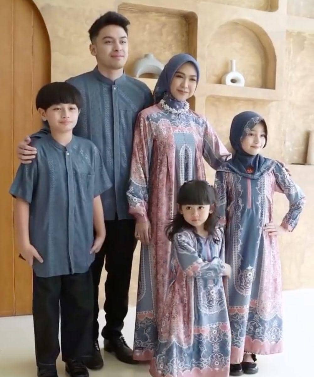 artis model baju lebaran 2026