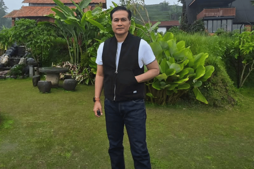 _7 Fakta Keluarga Adjie Pangestu, Diduga Papanya Ressa Rossano 3.png